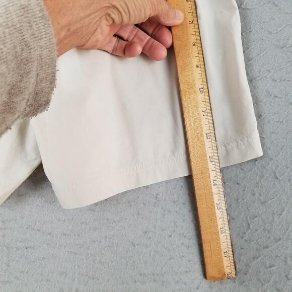 Huk Shorts Womens Small Beige Khaki Nylon Stretch Fishing Outdoor Elastic Waist - Picture 13 of 16